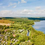 Nordkugel - Rundes Wohnglueck Am Tollensesee