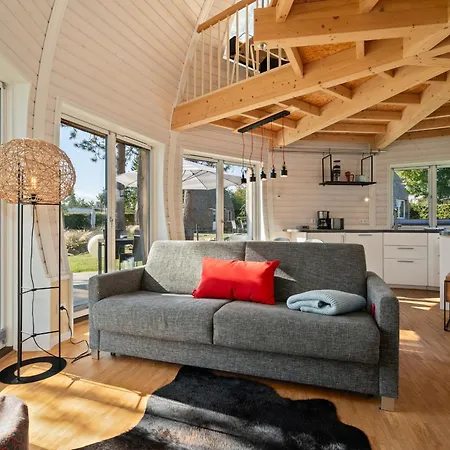 Feriehus Nordkugel - Rundes Wohnglueck Am Tollensesee