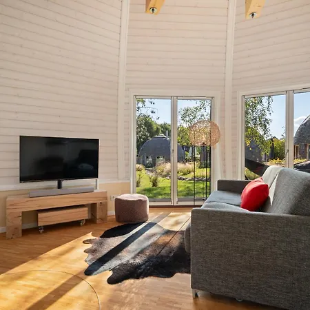 Nordkugel - Rundes Wohnglueck Am Tollensesee * Wustrow (Penzlin)