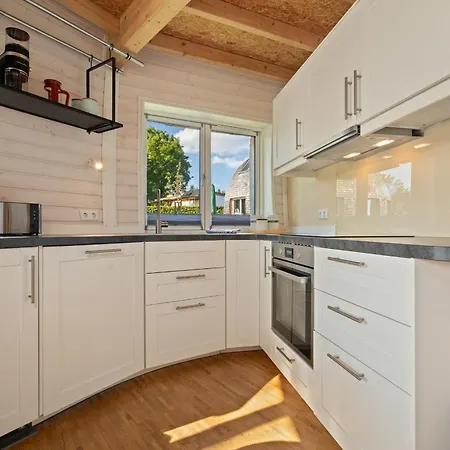 Nordkugel - Rundes Wohnglueck Am Tollensesee *