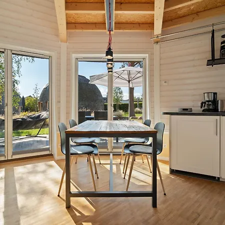 Nordkugel - Rundes Wohnglück Am Tollensesee Ferienhaus