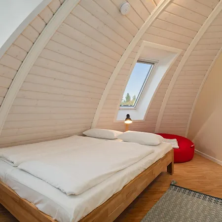 Ferienhaus Nordkugel - Rundes Wohnglück Am Tollensesee *