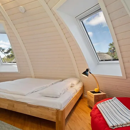 Ferienhaus Nordkugel - Rundes Wohnglück Am Tollensesee