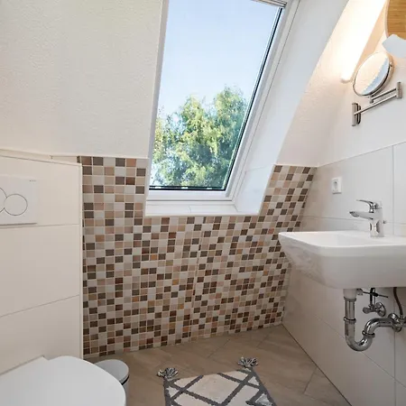 Feriehus Nordkugel - Rundes Wohnglueck Am Tollensesee